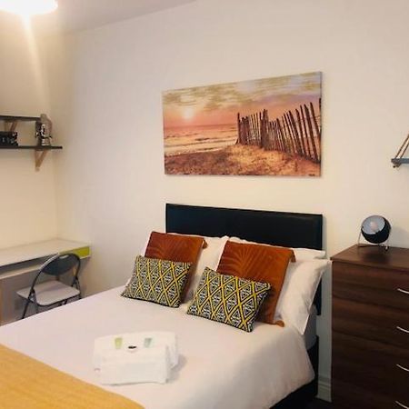 Budget Rooms @ Underwood Lane 克鲁 外观 照片