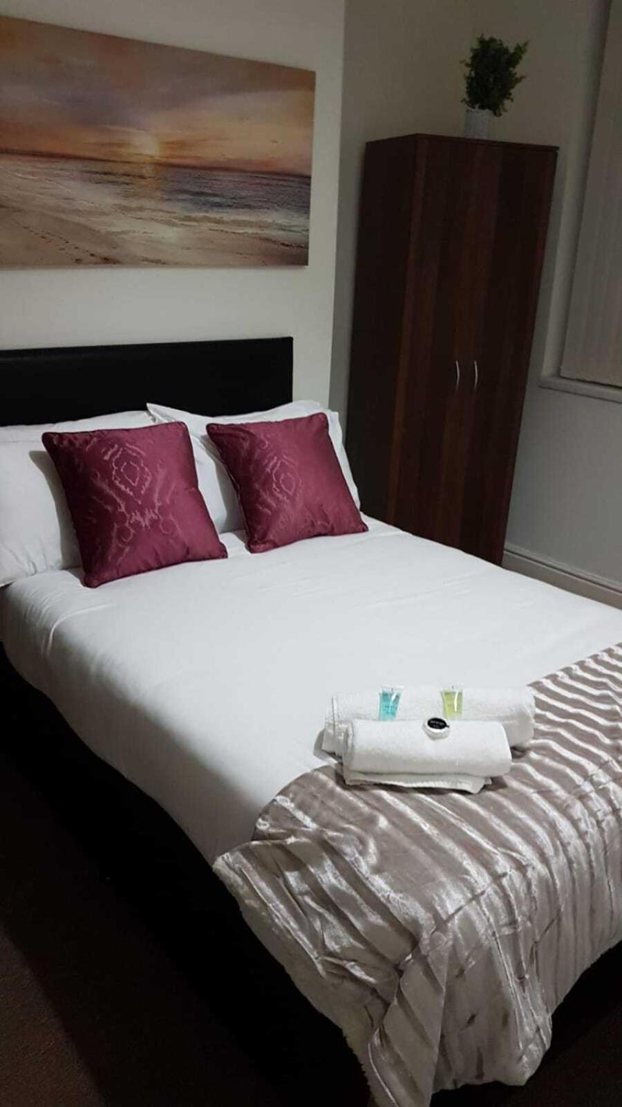 Budget Rooms @ Underwood Lane 克鲁 外观 照片