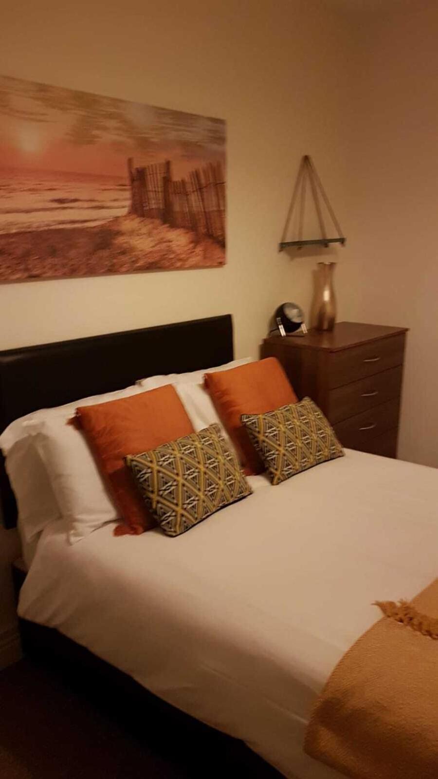 Budget Rooms @ Underwood Lane 克鲁 外观 照片