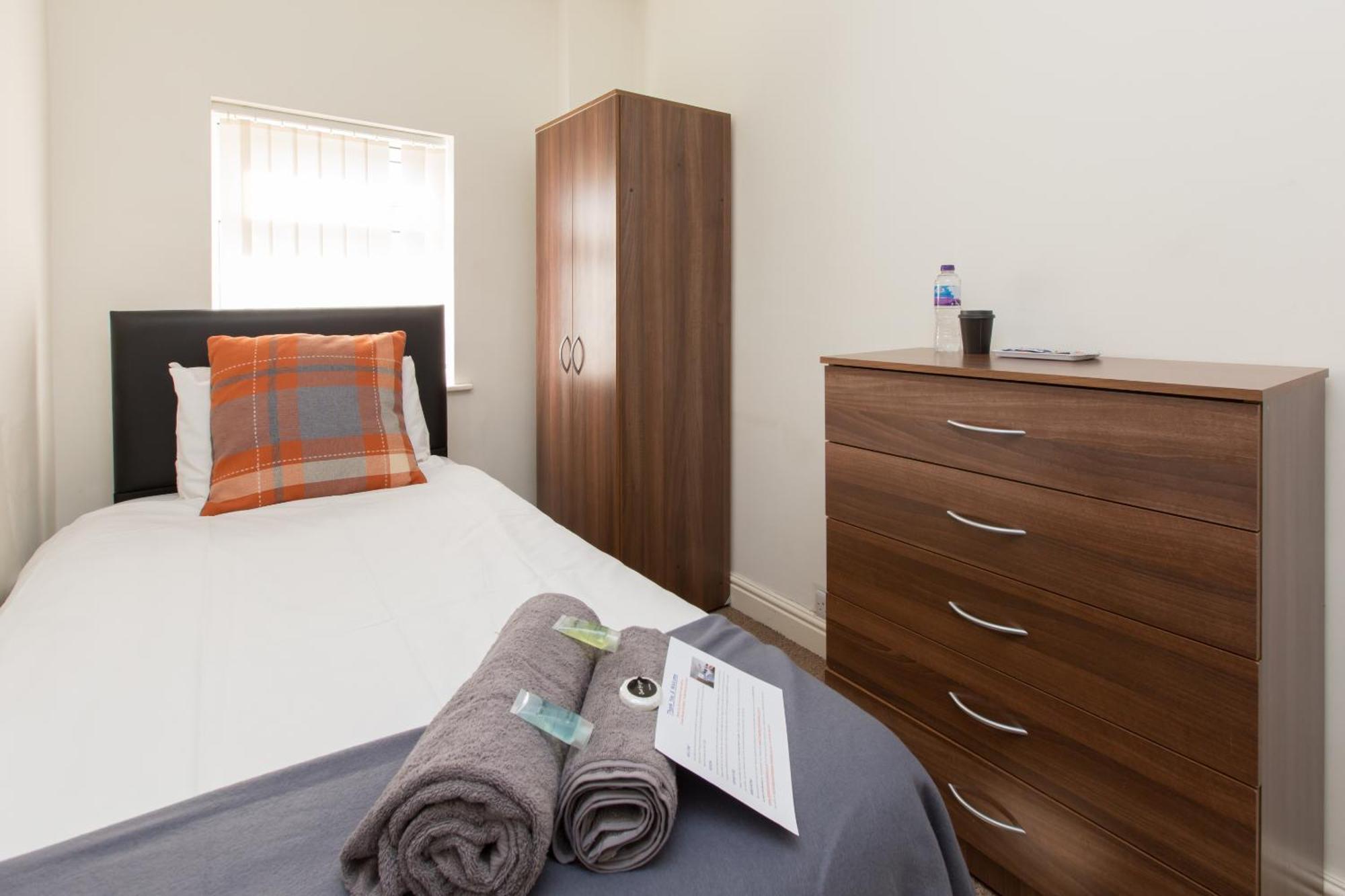 Budget Rooms @ Underwood Lane 克鲁 外观 照片