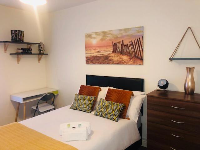 Budget Rooms @ Underwood Lane 克鲁 外观 照片
