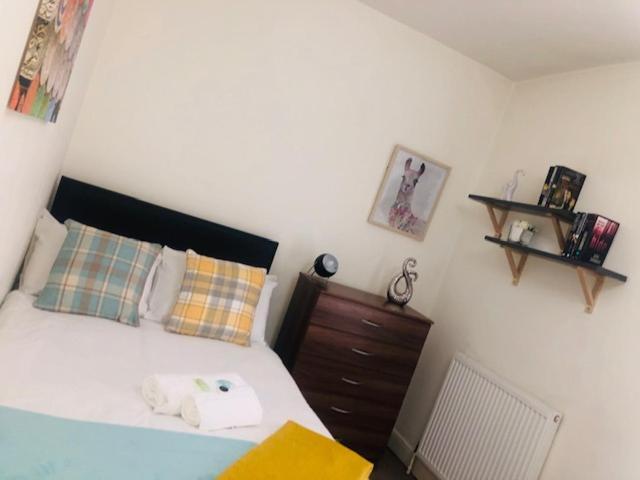 Budget Rooms @ Underwood Lane 克鲁 外观 照片