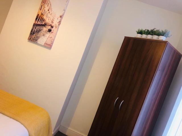 Budget Rooms @ Underwood Lane 克鲁 外观 照片