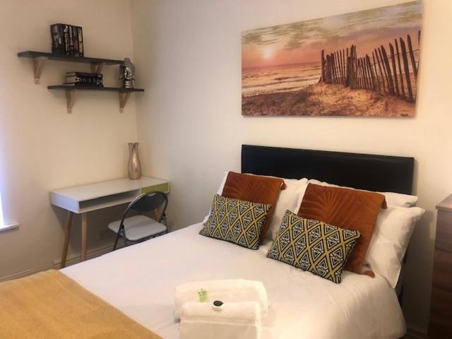 Budget Rooms @ Underwood Lane 克鲁 外观 照片